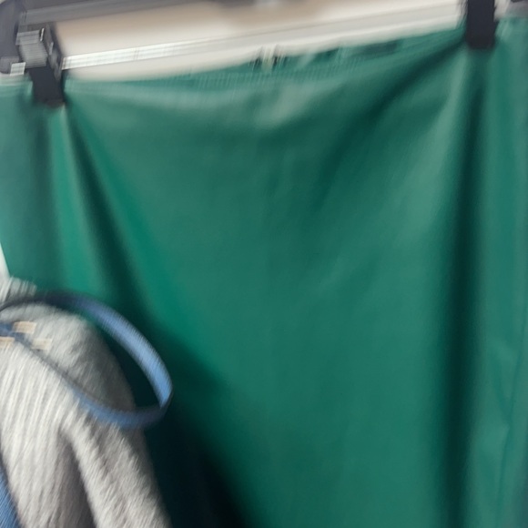 FOREVER 21 ✅✅✅GREEN LEATHER FAUX SKIRT - Picture 6 of 6